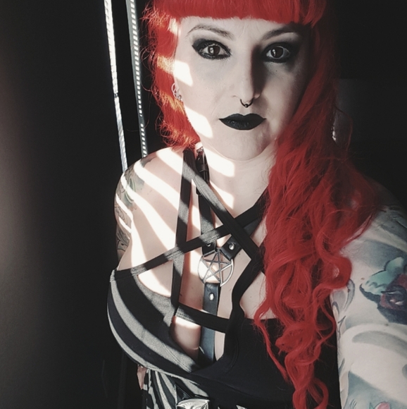 Meet your Posher, Sofia - Picture 2 of 4